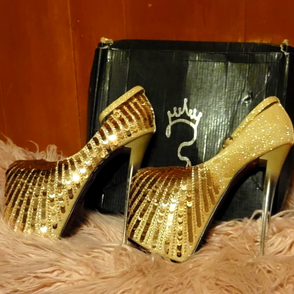 Gold platforms